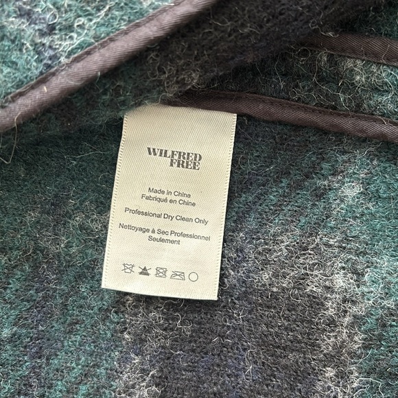 Wilfred Free | Aritzia wool blend off duty jacket green and black plaid - Picture 10 of 14